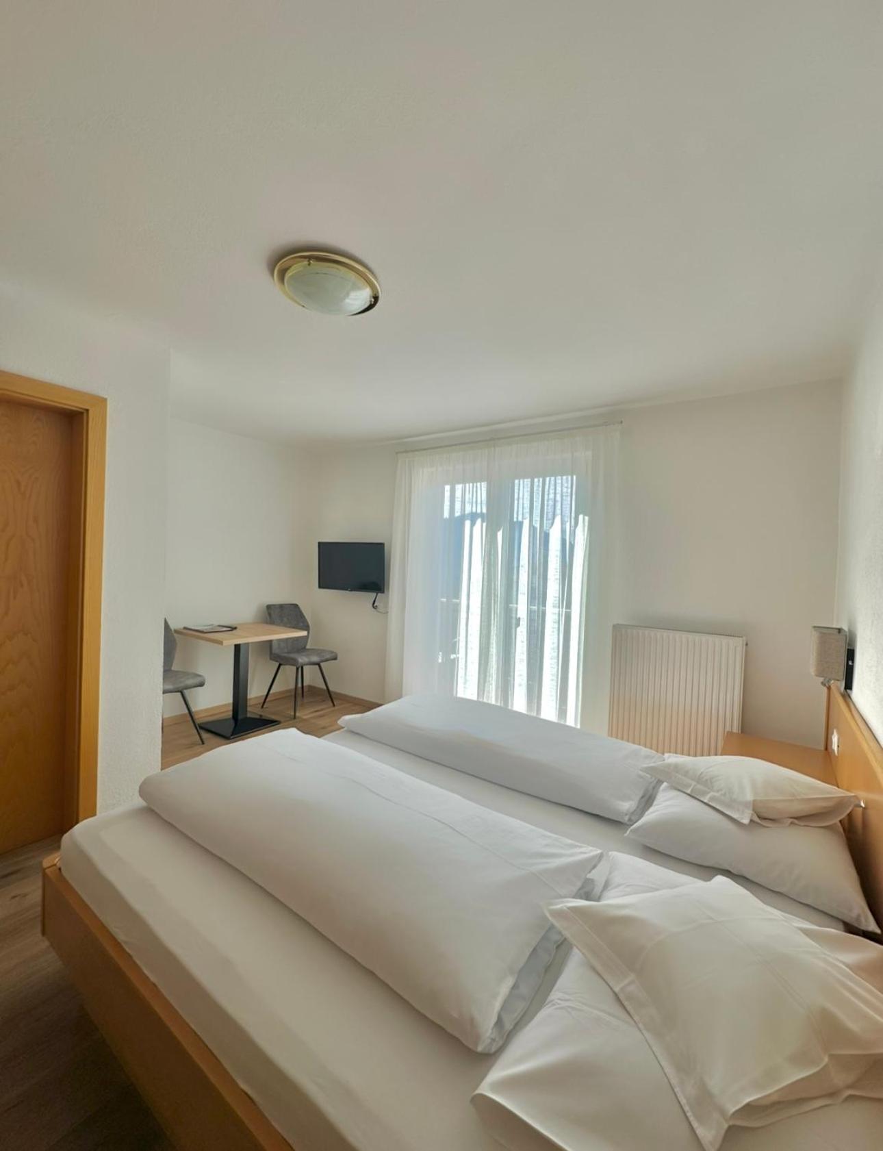 טירולו Garni Hotel Dorothea מראה חיצוני תמונה